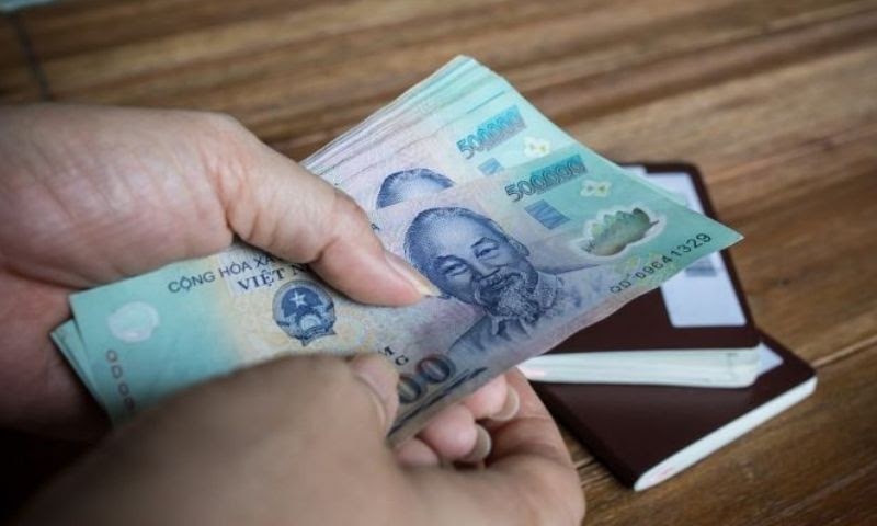 Mơ thấy người khác cho mình tiền rõ mệnh giá