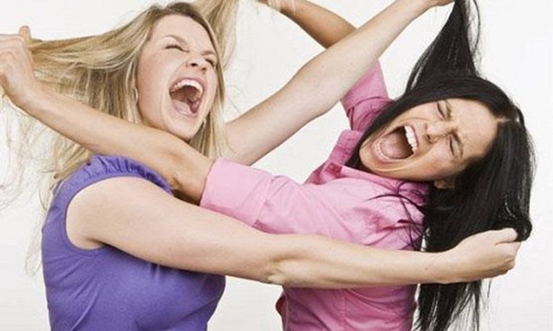 Ngủ mơ đánh nhau thì đánh con gì may mắn?